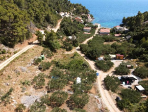 Robinson getaway tiny home - whole property in Gdinj, bay Skozanje